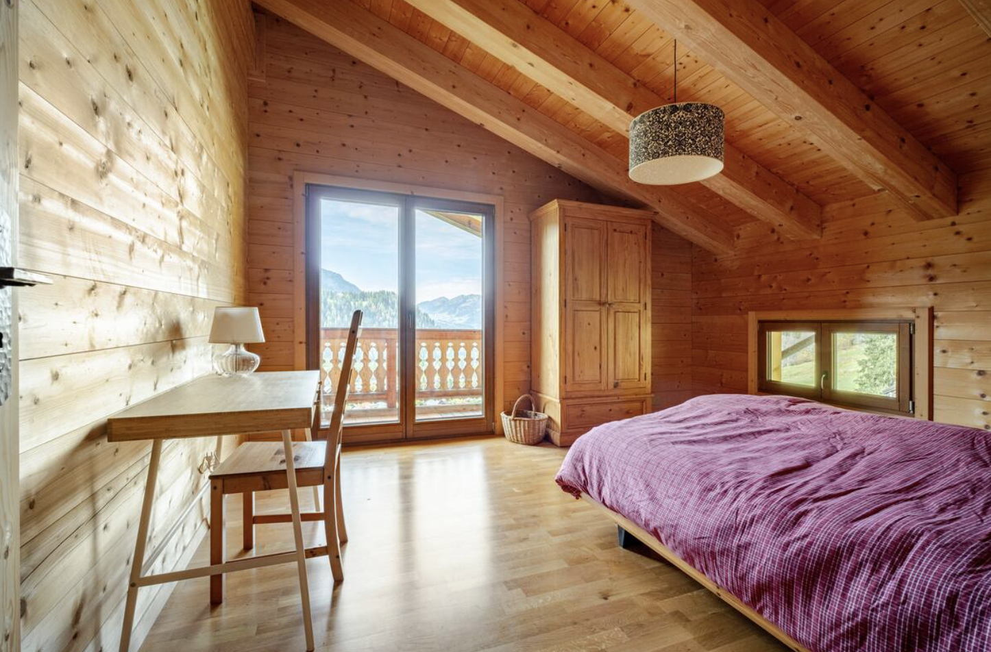 Modern 4BR Chalet